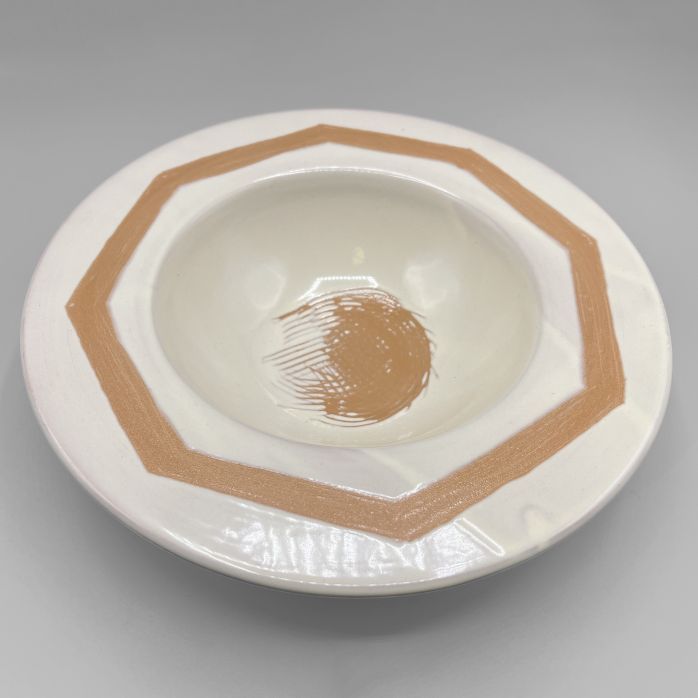 Assiette "Piatto graffiato XXL" Par Sargsan Na Soontorn et Fasano Ceramiche